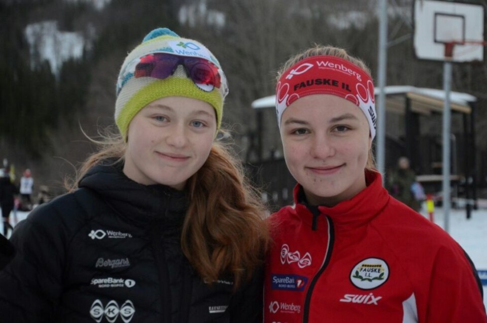 Marte Alstad-Larsen (t.v.) og Marie Risvoll Amundsen fra Fauske er tatt ut på et av lagene som representerer Nordland i Kong Haralds ungdomsstafett neste helg. Denne helga har de vært på hovedlandsrennet på Gålå. Marie fikk en 11. plass den ene dagen, mens Marte måtte stå over rennene på grunn av sykdom. Marte Alstad-Larsen (t.v.) og Marie Risvoll Amundsen fra Fauske er tatt ut på et av lagene som representerer Nordland i Kong Haralds ungdomsstafett neste helg. Denne helga har de vært på hovedlandsrennet på Gålå. Marie fikk en 11. plass den ene dagen, mens Marte måtte stå over rennene på grunn av sykdom. Foto: Arkiv