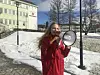 – KOM UT! Victoria Andal og de andre elevene fra Fauske videregående som demonstrerte for klimaet ba ordføreren om å komme ut av rådhuset for å lytte til budskapet deres. Foto: Maria E. Trondsen