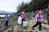 Strandrydding på Leivsetodden i fjor. Foto: Maria E. Trondsen