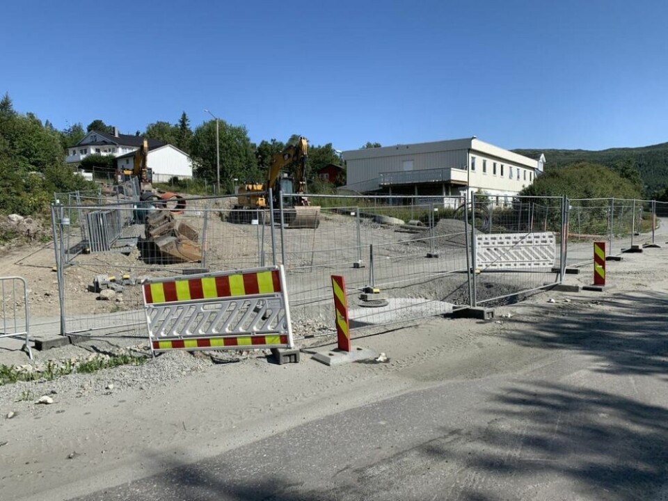 ULEMPE. Graving i Gryttingveien til ulempe for Fauske Tannkteknikk. ULEMPE. Graving i Gryttingveien til ulempe for Fauske Tannkteknikk. Foto: Frank Øvrewall