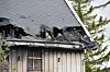 ØDELAGT. Skadene på huset er omfattende. Her har taket brent opp og store hull gaper opp mot Fauske-himmelen.