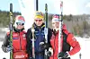 MEDALJETRIO. Christina Rolandsen (til venstre) og Ingrid Mathisen flankerer gullvinner Lovise Heimdal fra Bardu IL. De tok Fauske-jentene tok sølv og bronse da NNM åpnet i knallvær på Bestemorenga i Bodø fredag. Alle foto: Espen Johansen