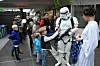 I KARAKTER. Stormtroopere, prinsesse Leiaer, barn, lasersverd, kapper, Jedi-riddere og intergalaktiske kulisser er stikkord som betegner helgens arrangement i Bodø. Foto: Victoria Finstad