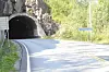 KAN BLI STENGT. Rauhammaren tunnel er en av de som Statens vegvesen vurderer å stenge når E6 legges om. Tunnelen ligger mellom Kobbelv vertshus og husmannsplassen i Kjelvik. Foto: Arild Bjørnbakk