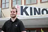 OPPSIGELSE. Marius Øien (26) slutter som kino- og arrangementsansvarlig i Fauske kommune ved utgangen av februar. Foto: Lars-Martin Hunstad