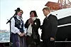 DÅPEN. Det var stor fest for familien Hoklund da de døpte to skip. Helene (13) var gudmor for begge. Her sammen med mamma Vigdis Karlsen Hoklund (53) og broren Martin (15). Foto: Hålogalandsavisen