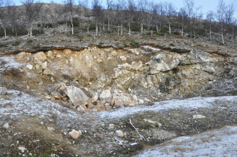 OMSTRIDT. Det er mange meninger om uttak av dolomitt fra området rundt Ljøsenhammeren i Misvær. Nå har Direktoratet for mineralforvaltning (DMF) avslått søknaden fra SMA Nordland om drift i området. OMSTRIDT. Det er mange meninger om uttak av dolomitt fra området rundt Ljøsenhammeren i Misvær. Nå har Direktoratet for mineralforvaltning (DMF) avslått søknaden fra SMA Nordland om drift i området. Foto: Ina Sand Solli