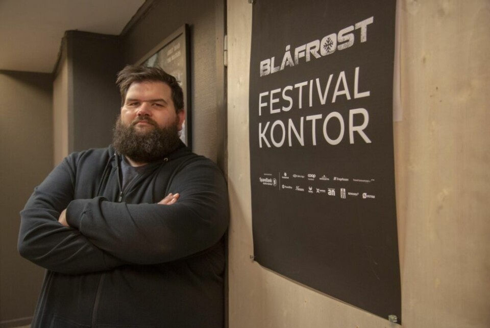 ANMELDER. Reporter Helge Simonsen anmelder konserter, og snakker med festivalgjengere. ANMELDER. Reporter Helge Simonsen anmelder konserter, og snakker med festivalgjengere. Foto: Bjørn L. Olsen