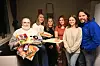 MATGLEDE. Fra venstre Barbro Andersson og Maiken Emilia Eidissen fra ungdomsklubben, lærlingene Anette Aardal Mosti, Kristina Andrea Hjellvik og Oda Jakobsen og daglig leder Hans Marius Steinbakk fra Krølle. Foto: Stig Bjørnar Karlsen