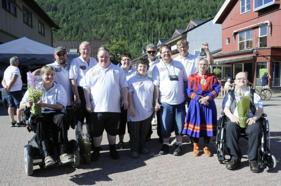 FORRIGE JUBILEUM. Camilla Band samlet sammen på Rognan tilbake i 2015. Fra venstre Karine Trana, bandleder Kjell Arne Hasselbergsen, Ole Jakobsen, Morten Furumo, Torill Johnsen, Guro Kulseth, Kjell Sture Johnsen, Ståle Innereng, Jon Arne Klaussen, Elin Kuhmunen og Terje Nystad. FORRIGE JUBILEUM. Camilla Band samlet sammen på Rognan tilbake i 2015. Fra venstre Karine Trana, bandleder Kjell Arne Hasselbergsen, Ole Jakobsen, Morten Furumo, Torill Johnsen, Guro Kulseth, Kjell Sture Johnsen, Ståle Innereng, Jon Arne Klaussen, Elin Kuhmunen og Terje Nystad. Foto: Maria Trondsen