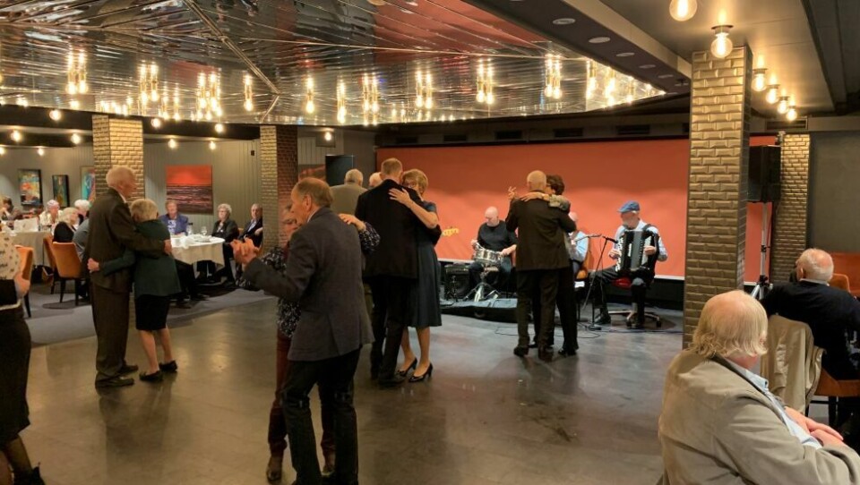 SPILTE TIL DANS. Sverre Donalds spilte opp til dans under markeringen av eldredagen på Fauske hotell i 2022. SPILTE TIL DANS. Sverre Donalds spilte opp til dans under markeringen av eldredagen på Fauske hotell i 2022. Foto: Odd Harald Larsen