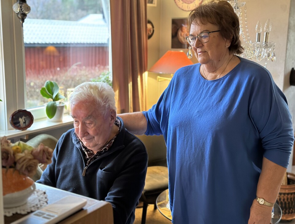 REFLEKSJONER. De ti siste årene har Rigmor Håkonsen delt livet sitt med Einar (87). Det har satt spor også i dikningen. - At vi på siste etappe i livet skal få lov til å være to, er utrolig godt.