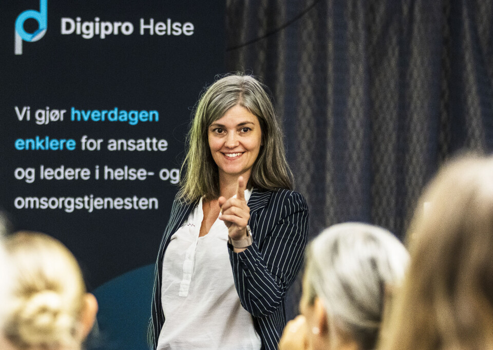Her ser vi fagansvarlig redaktør i Digipro Helse, Marthe Størkersen, som forteller tilhørere om det digitale verktøyet og mulighetene som ligger i det.