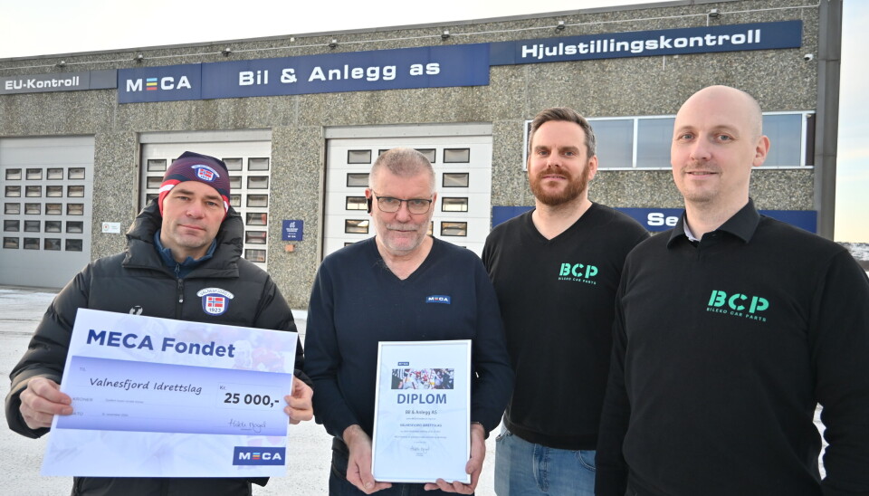 VERKSTEDHJELP TIL SKISTUA. Fra venstre Mathias Djupvik fra Valnesfjord IL, Tor Jan Løkås fra Bil & anlegg /Meca, Christian Tømmerbakk og Christian Normann fra BCP.