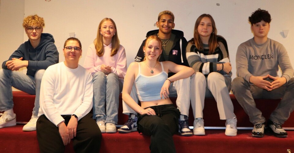 ENGASJERTE UNGDOMMER. Sørfold ungdomsråd består av følgende ungdommer. Fra venstre: Fadejs Pesko, Kaspars Minzars, Tilde Sofie Moen, Miriam Elvira Reiss, Paulo Vitor Rocha Pereira, Rebekka Osbakk (leder) og Mahir Abdurrahman Ali (nestleder). Anna Reffhaug var ikke til stede da bildet ble tatt.