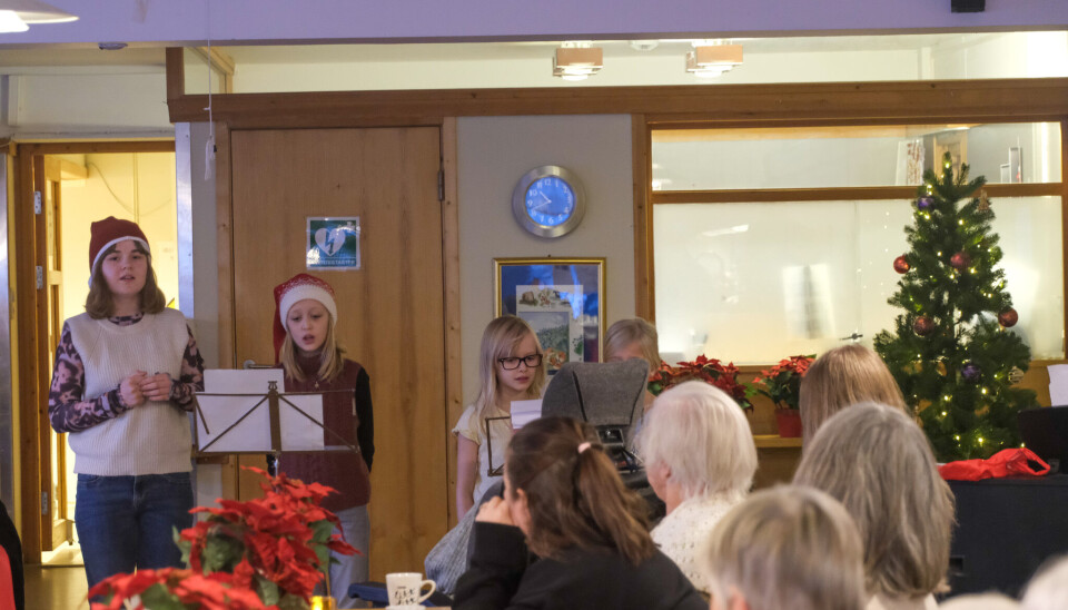 SANG VAKKERT. Elever fra kulturskolen sang kjente og kjære julesanger.