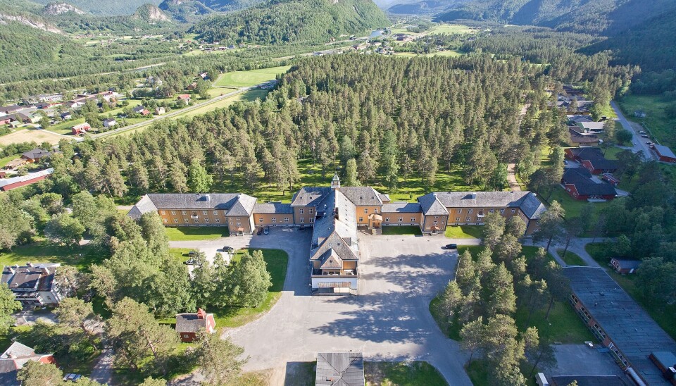 SOLGT. Et av kommunens største problembygg, det gigantiske Storhuset på Vensmoen, er solgt fra Saltdal kommune til Stadssalg AS og eier Stig Otto NIlsen.