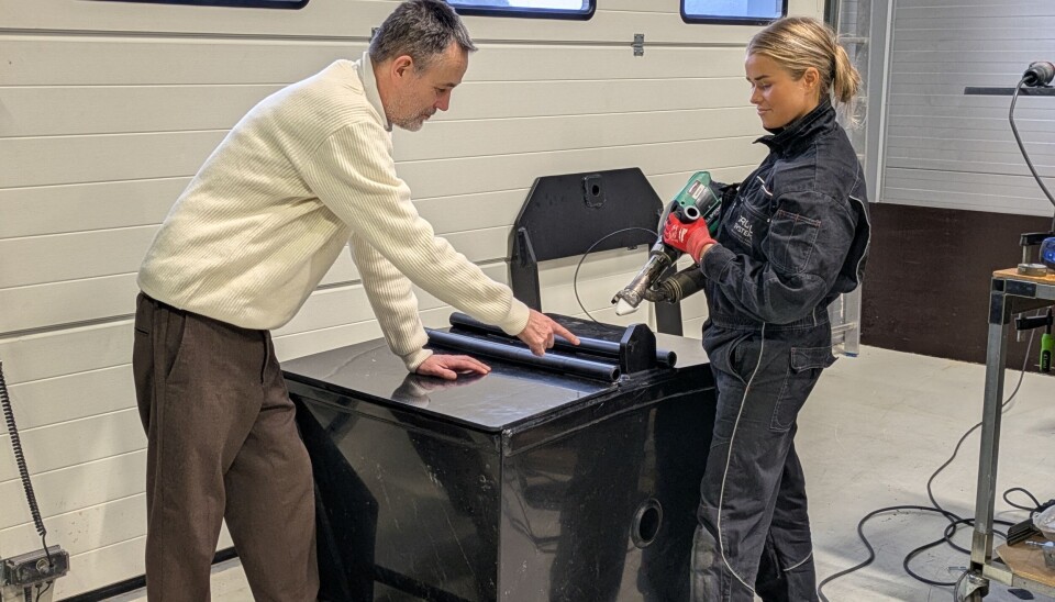 GJENBRUK. Rune Rørstad, daglig leder i Troll Systems og produksjonsleder Lone Kuhmunen håper langt mer blir gjenbruk og gjenvinning i framtiden.