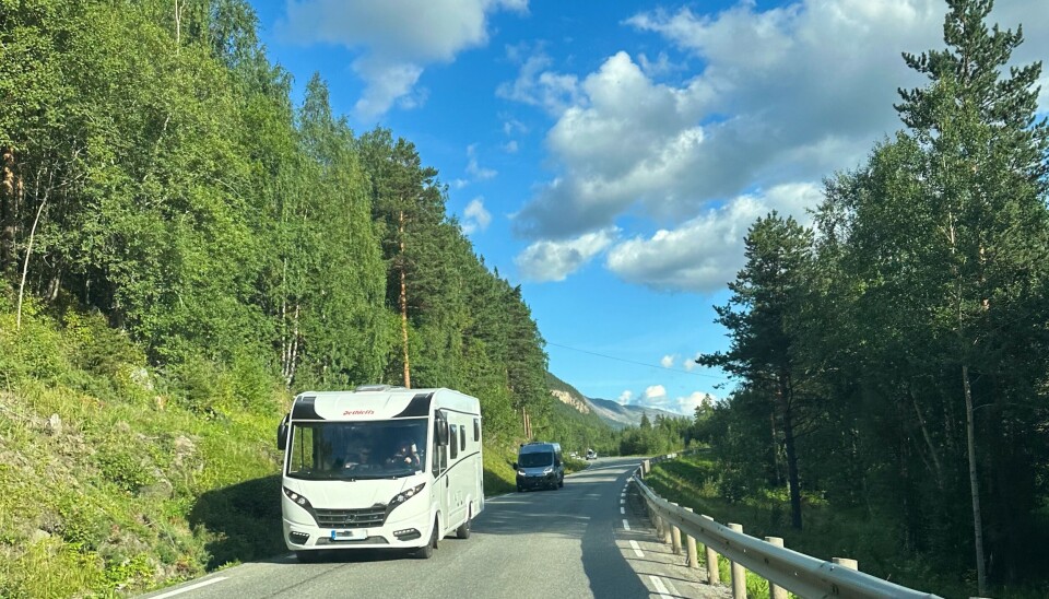 PÅ TIDE. Veien mellom Borkamo og Sørelva i Saltdal er smal og mangler gulstripe. Nå slår flere alarm om at det må gjøres noe med strekningen.