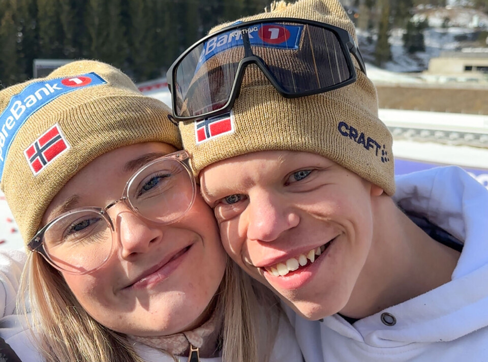 Til Kobberløpet. – Vi skal spille musikk som får deg i feststemning, sier Mikkel Munthe. – Jeg gleder meg til å treffe masse folk og til å kjenne på stemningen på skistadion, sier Pia Hasund Vareberg. Pia og Mikkel fra Team Pølsa kommer til den 56. utgaven av Kobberløpet som går av stabelen på Jakobsbakken lørdag 5. april.