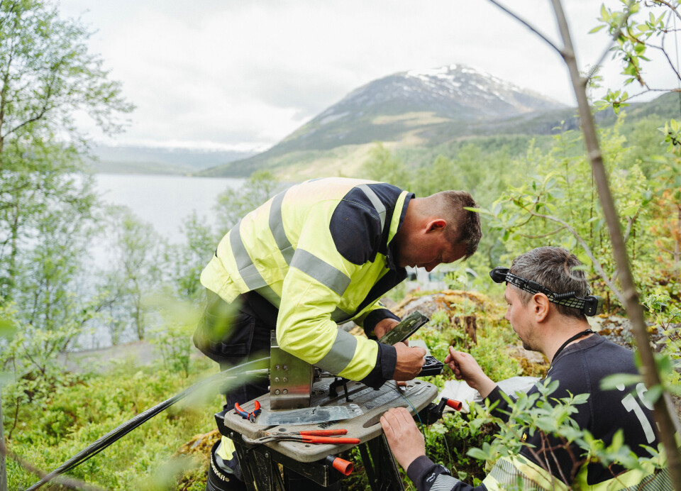 AVANSERT TEKNOLOGI. Fiber er teknologi på sitt ypperste. Derfor kreves det også høyt kompetente ansatte, noe ISE Fiber virkelig har.