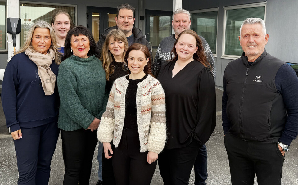 DE GODE HJELPERNE. Denne gjengen fra Moment Salten bidrar sterkt til at arbeidssøkere i regionen finner rett arbeidssted. Fra venstre Anita Sørensen, Ine-Cathrin Paulsen Jørum, Wanja Erica Jensen, Inger Ellen Orvin, Tore Amundsen (bak), Silje Johansen, Morten Simonsen (bak), Cathrin Engan Hansen og Hans T. Austad.
