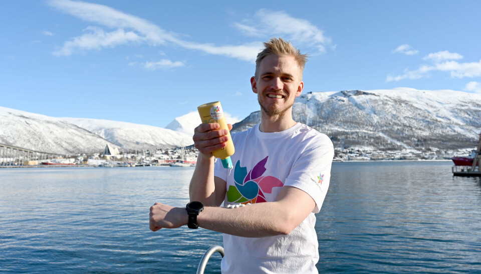 Sen påske gir økt UV-stråling, og det er ekstra viktig med solkrem. - I påsken er det mange som deltar på isfiskekonkurranser, man går skirenn, er på påskefjellet, kanskje jobber du i hagen eller fikser båten. Brage Larsen Sollund, leder i Kreftforeningen Nord-Norge anbefaler høy solfaktor.