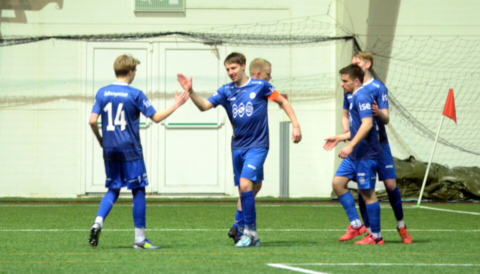 MÅLFARLIGE. Fauske/Sprint har 36 mål på sju kamper. Lørdag klokka 16 kommer Mosjøen til SKS Arena. Stian Sørdahl (nr.14) og Richard Johansen går for ny seier sammen med Isak Bø Rørnes og Petter Valla til høyre i bildet.