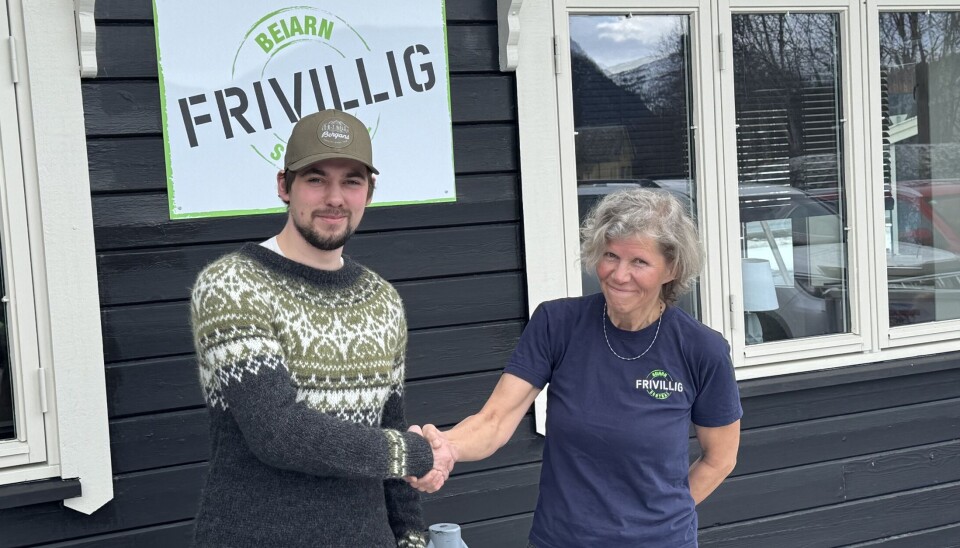 ARVTAKER. Anders har levd like lenge som Gudbjørg har jobbet for frivilligheten i bygda. - Jeg tror han kan være et forbilde, og kan representere og inspirere den yngre generasjonen med frivillighet og dugnadsånd, mener avtroppende sjef, Gudbjørg Navjord.