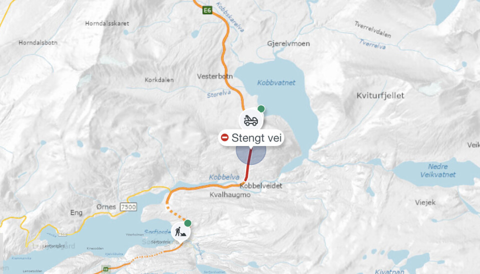 TRAVEL. Det ble travelt for bilbergere på E6 i Sørfold mandags kveld.