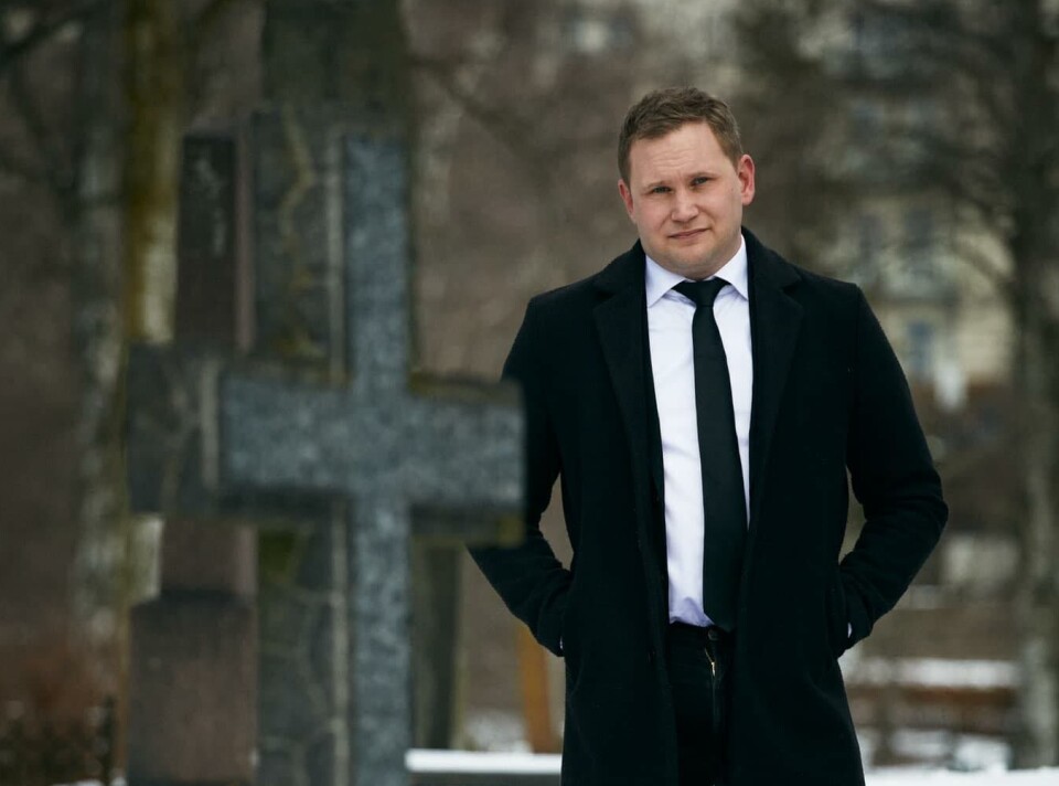 TIL FAUSKE. Magnus Haugberg i Skogholt begravelsesbyrå henter kollega Tor-Håkon Gabriel Håvardsen til Fauske kino for et foredrag i september.