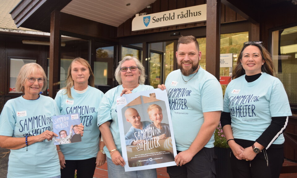 ØNSKER BØSSEBÆRERE. Etter noen år uten bøssebærere, vil TV-aksjonskomiteen i Sørfold prøve å få det til i år. Komiteen er den samme som i fjor: fra venstre Karin Hilde Heian, Solfrid Skar Wold, Katrin Elvebakk, Arne Solvang Kristoffersen og Sharon Dahlskjær.