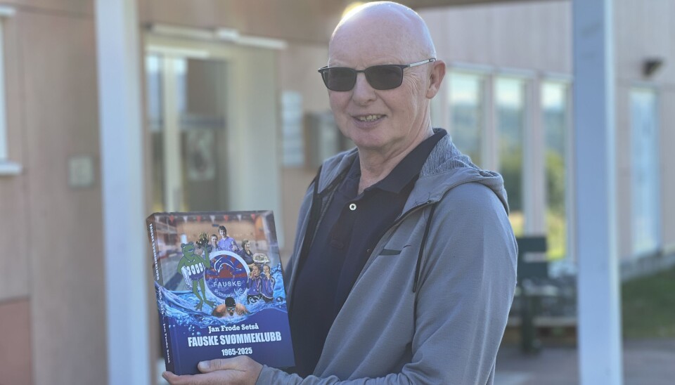 FORNØYD. Forfatter Jan Frode Setså har all grunn til å være fornøyd med resultatet når 60-års svømmehistorie nå er samlet på 429 sider mellom to permer.