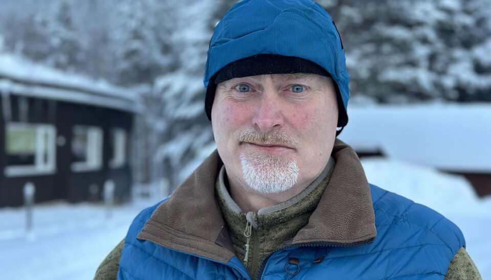 MED LIV OG SJEL. - Veien har vært preget av både oppturer og nedturer, men de siste årene har vi opplevd mange positive fremganger. Eksempelvis at Sametinget har godkjent pitesamisk språk og at Sállto pitesamisk språksenter er etablert, sier daglig lederen for det nye pitesamiske språksenteret i Saltdal, Stig Morten Kristensen.