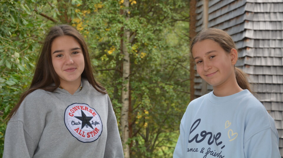 I SALTDAL.Tamara Dikic og Teodora Dzolic fra sitt besøk på Nordland nasjonalparksenter