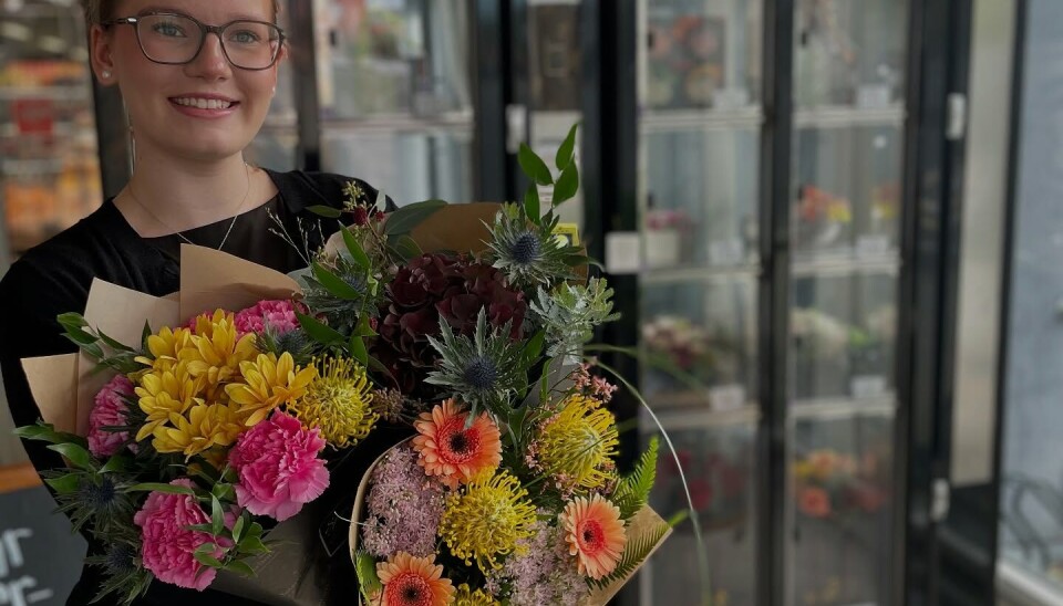 DIREKTE. Nå kan du handle nydelige blomsterbuketter i blomsterautomaten når du vil.
