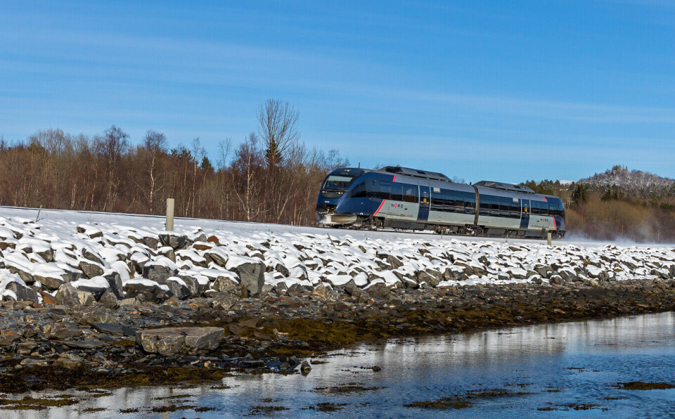 MÅ OVER PÅ BUSS. Alle togene av type 93 på Saltenpendelen og sør til Mosjøen blir tatt ut av tjeneste for vedlikehold ut november.
